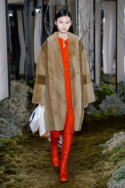 Look 30